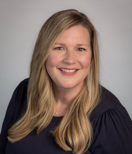 490 Ashley Ahl Presents Under The Tree cover art