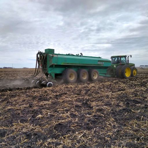 Looking ahead to spring manure: ManureDB, research updates & best practices for MN farmers cover art